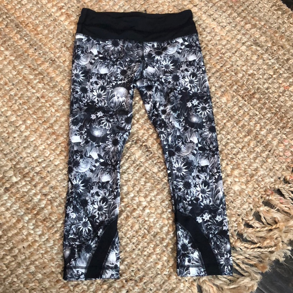 RARE FLORAL lululemon crops - never worn